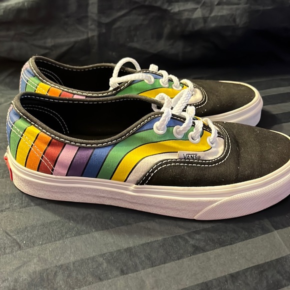 Women’s Size 6 VANS RAINBOW REFRACT SHOES Men’s 4.5 - Picture 1 of 8
